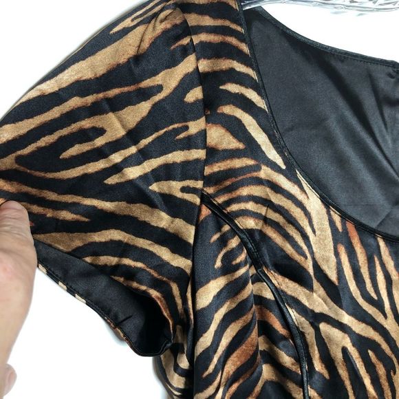 WHBM animal print tiger silk blouse size 0 EUC - Picture 6 of 6